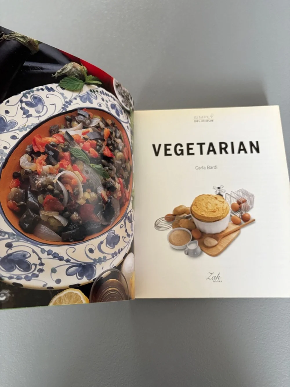 Simply Delicious Vegetarian cookbook Carla Bardi  EUC